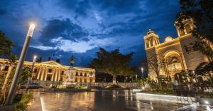 Centro histórico de San Salvador, la capital del país del musical Grupo Bongo