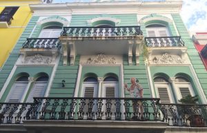 Edificio de San Juan de Puerto Rico, el país del músico Joe Acosta.