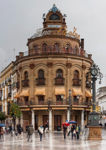 Bonito edificio de Jerez de la Frontera (Gallo Azul).