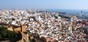 Vista panorámica de Almería, la ciudad del grupo musical pop Los Puntos.