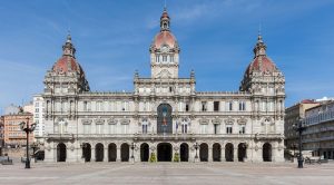 El ayuntamiento de La Coruña en la Plaza de María Pita, en una imagen usada para ilustrar información sobre varias marchas militares españolas.