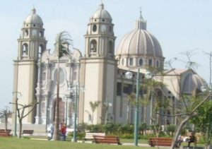 Catedral San Pedro de Chimbote, de donde son Los Rumbaney.
