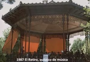 Quiosco de música en el madrileño parque El Retiro.