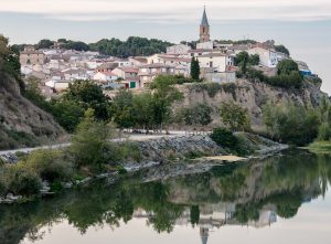 El río Aragón a su paso por la localidad navarra de Milagro.