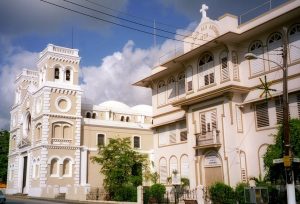 Escuela e Iglesia de San Antonio de Padua en Puerto Rico.