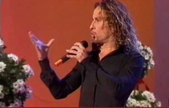 Imagen del cantante y bailaor Juan Carlos del Pozo usada para ilustrar la letra de la canción "Sendas del viento" en el blog Música en español.