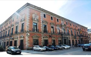 Palacio de los Duques de Uceda en Madrid, en una imagen usada para ilustrar la canción La Violetera en interpretación de Sara Montiel.