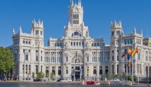 El Palacio de Cibeles de Madrid, la ciudad natal del cantante Manolo Otero.