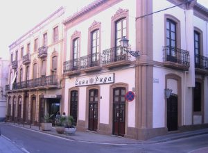 Casa Puga, un clásico lugar de tapeo en Almería, en una imagen uasa para ilustrar la letra de la cancion No hay que llorar.