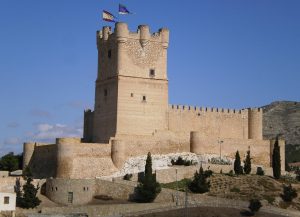 El castillo de la localidad alicantina de Villena, en una imagen usada para ilustrar una interpretación del tenor Miguel Fleta.