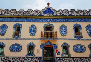 Edificio El Arte de la localidad valenciana de Manises, el pueblo natal de la cantante Lolita Garrido.