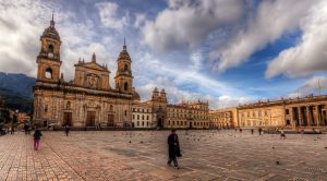 Plaza de Bolívar de Bogotá en una imagen usada para ilustrar la letra de una canción del grupo musical colombiano Los Tupamaros.
