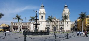 Catedral de Lima en una imagen usada para ilustrar una canción de Edith Ramos Guerra.
