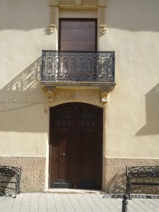 Balcón en Tarazona de la Mancha.
