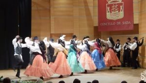 Grupo de baile de la Asociación Cultural Son d'aquí.