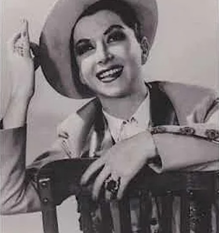 La cantante María Antinea en una imagen usada para ilustrar la letra de la canción Francisco Alegre en el blog Música en español.