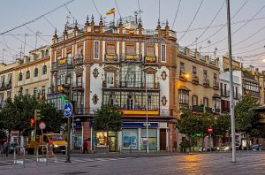 Plaza del Altozano en el sevillano barrio de Triana.