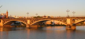 Puente de Triana en una imagen usada para ilustrar una canción de Gracia de Triana.