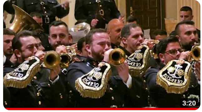 Banda de Cornetas y Tambores Rosario de Cádiz en una imagen usada para ilustrar la letra de la canción Marcha de Cádiz.