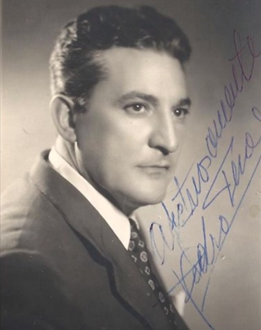 barítono alicantino El barítno alicantino Pedro Terol en una imagen usada para ilustrar la letra de la canción Mis ojos de ver los tuyos en el blog Música en español.