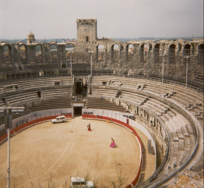 Anfiteatro de las Arenas en la ciudad francesa de Arlés, en una imagen usada para ilustrar el pasodoble Toros en Arlés.