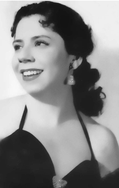 La soprano madrileña Dolores Pérez en una imagen usada para ilustrar la letra de la canción Romanza de Rosa.