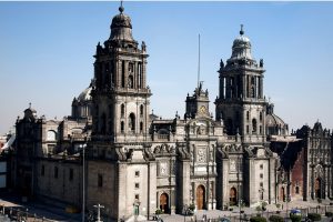 La Catedral de la Asunción de la Santísima Virgen María a los Cielos de la Ciudad de México.