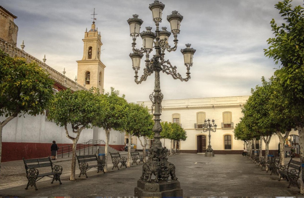 Imagen de una Plaza de Sevilla usada para ilustrar la letra de la canción Pasodoble Sevilla.
