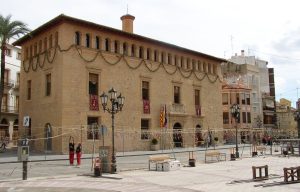 Ayuntamiento de Liria, pueblo de la provincia española de Valencia, en una imagen usada para ilustrar la música titulada Viva Navarra.