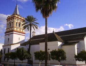Iglesia de Santa María en Sanlúcar la Mayor (pueblo de la provincia de Sevilla), lugar de nacimiento del cantante Diego Rafael Nena.