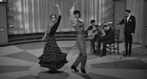 Los guitarristas Emilio Diego y Pepín Salazar acompañando a la bailaora Cristina Hoyos y al bailaor Antonio Gades.