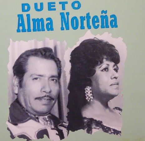 El Dueto Alma Norteña, dúo musical de Méjico, intérpretes de la canción titulada Las tres vueltas".