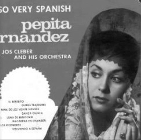 Imagen de la cantante Pepita Fernández usada para ilustrar la letra de la canción titulada Volviendo a España.
