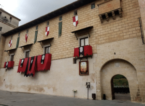 Imagen de la fachada del Palacio Condal de Cocentaina usada para ilustrar la interpretación del pasodoble Paquito Chocolatero.