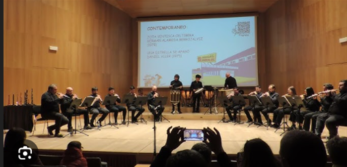 Banda de Dulzainas de Soria en una imagen usada para ilustrar una interpretación suya de "Entradilla celtíbera" en el blog Música en español.