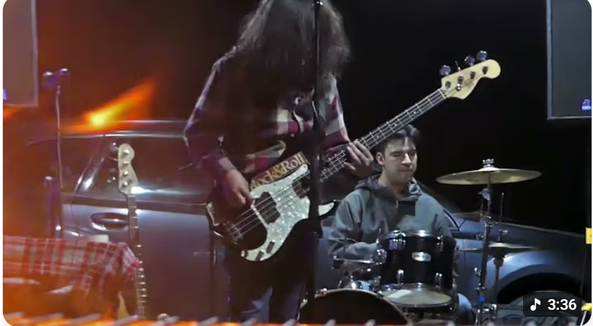 El grupo chileno de stoner metal Diluvio Sónico interpretanco el tema "Laizard".