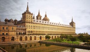 Monasterio de El Escorial, la localidad natal de la cantante Ana Curra.