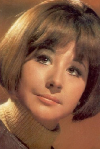 María del Carmen Arévalo Latorre , la Cristina del grupo pop Los Stop e intérprete de la canción titulada Yo te daré.