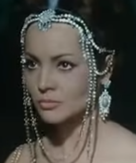 La actriz y cantante Sara Montiel en una escena de la película La reina del Chantecler, escena en la que interpreta el tango titulado Loca.