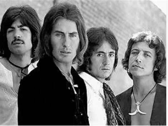 Alt text: El grupo pop granadino Los Ángeles, intérpretes, entre otras, de las canciones “Mañana, mañana” y “Mónica”.